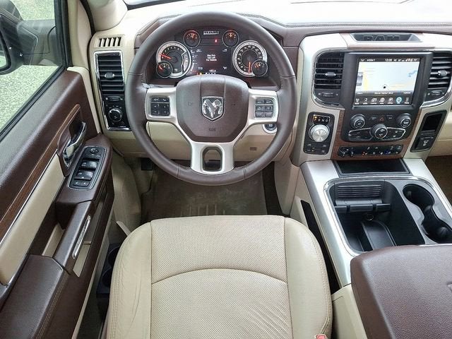 2017 RAM 1500 Laramie Crew Cab 4x4 5'7" Box