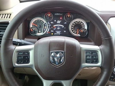 2017 RAM 1500 Laramie Crew Cab 4x4 5'7" Box