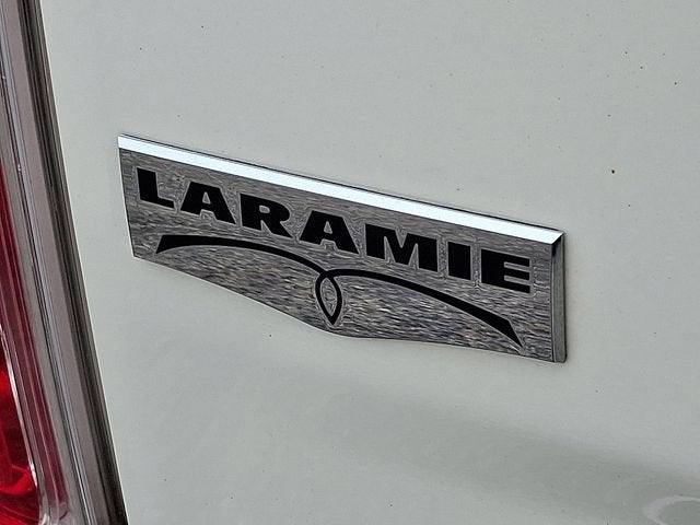 2017 RAM 1500 Laramie Crew Cab 4x4 5'7" Box