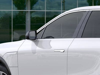 2025 Cadillac LYRIQ Luxury 2