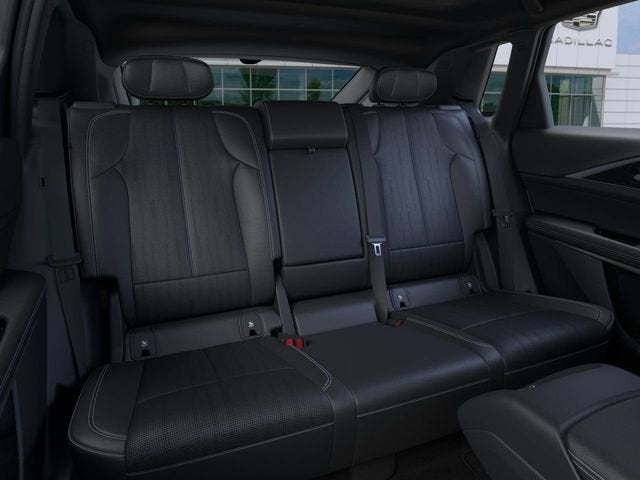 2025 Cadillac LYRIQ Luxury 2