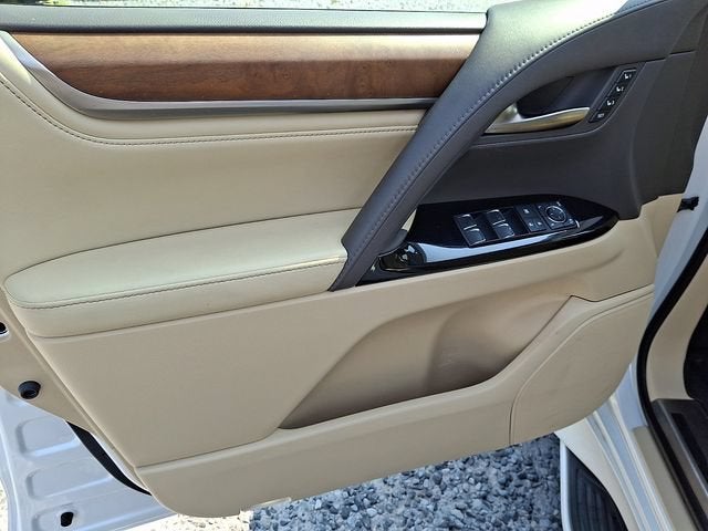 2021 Lexus LX 570 Two-Row