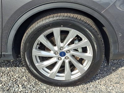 2022 Ford Escape Hybrid Titanium