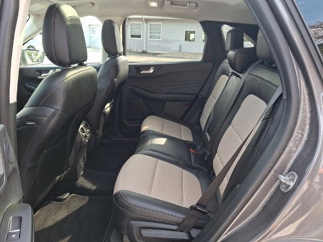 2022 Ford Escape Hybrid Titanium